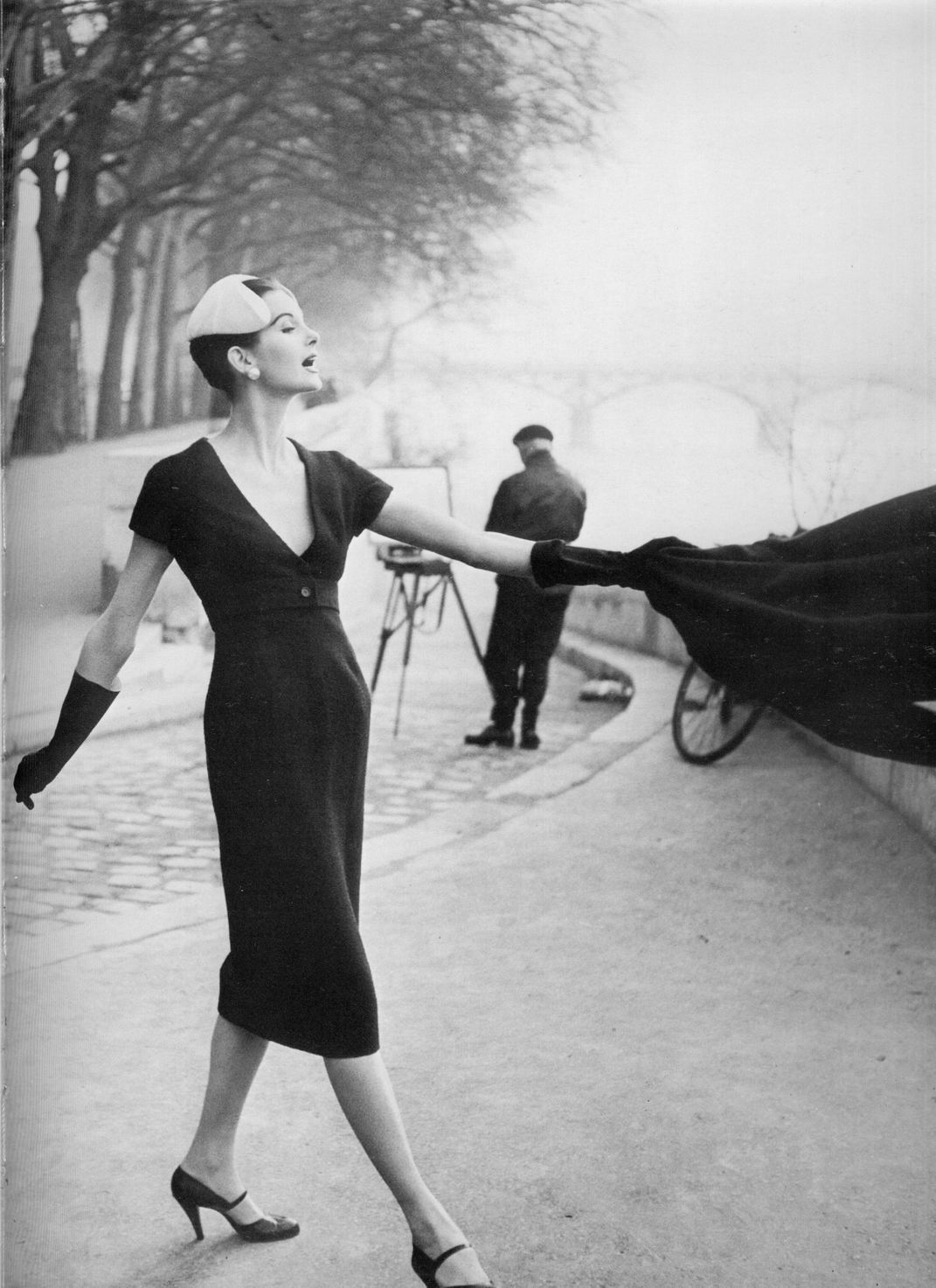 Ann Sainte-Marie pentru Dior, fotografiata de Henry Clarke in 1955