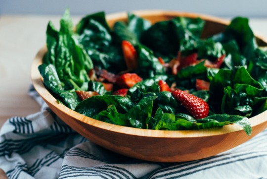 strawberry-salad-with-bacon-680x455